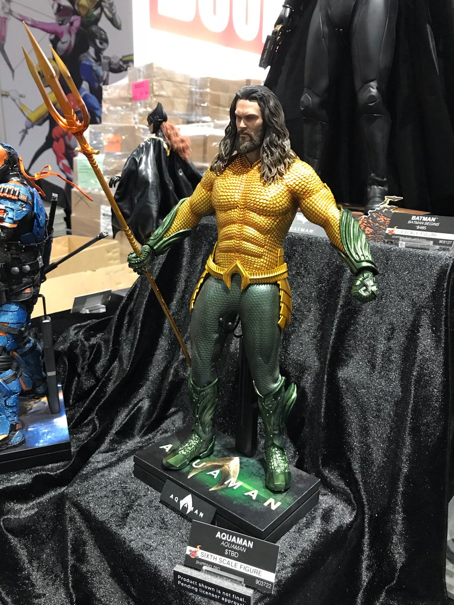 AQUAMAN: Here's A Closer Look At Arthur Curry's Yellow And ...