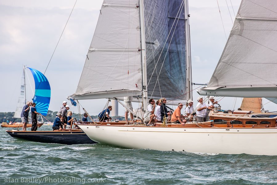 PhotoSailing's tweet photo. Full concentration required at the start and first mark of the @PaneraiBCW @PaneraiOfficial Ladies Race today. Here are a few images. More tomorrow. https://t.co/HsE5PZ1Lb4