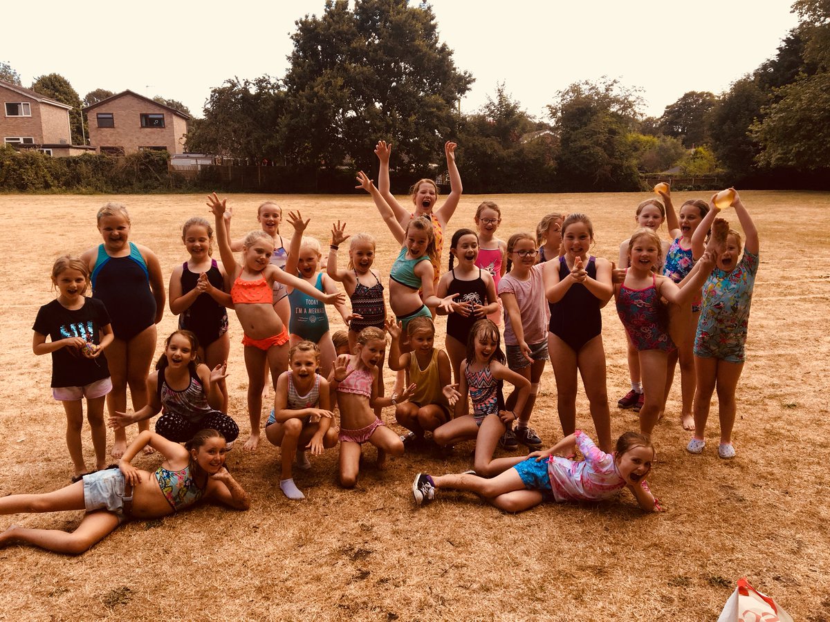Becca_R_88's tweet photo. An amazing end of term water fun party at Brownies tonight. Splash rounders, bubble snakes and team challenges. Lots of soggy but happy girls. Girlguiding gives girls so many opportunities! Thank you parents for all the appreciation messages/cards/gifts. https://t.co/rDUHDrmt5W