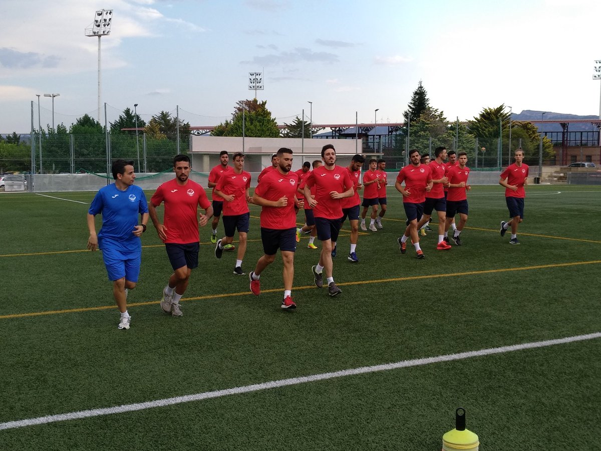 fcasco_oficial's tweet photo. L'Ascó 2018-2019 del nou tècnic Leo ja està en marxa. Aquest dimecres, ja s'ha fet el primer entrenament.

https://t.co/uj1tZtgSp1 https://t.co/veZV7ic3wu