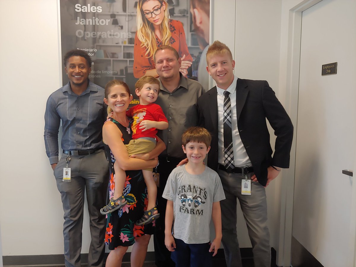 Our #sprintfam taking a break from vacation to visit the local Chesterfield, MO Sprint store and talk a little #SprintBusiness. <a href="/msmith271/">Mike Smith</a> <a href="/JBaileySTL/">Jeff Bailey</a> <a href="/ARintamaki/">Amy Rintamaki</a>