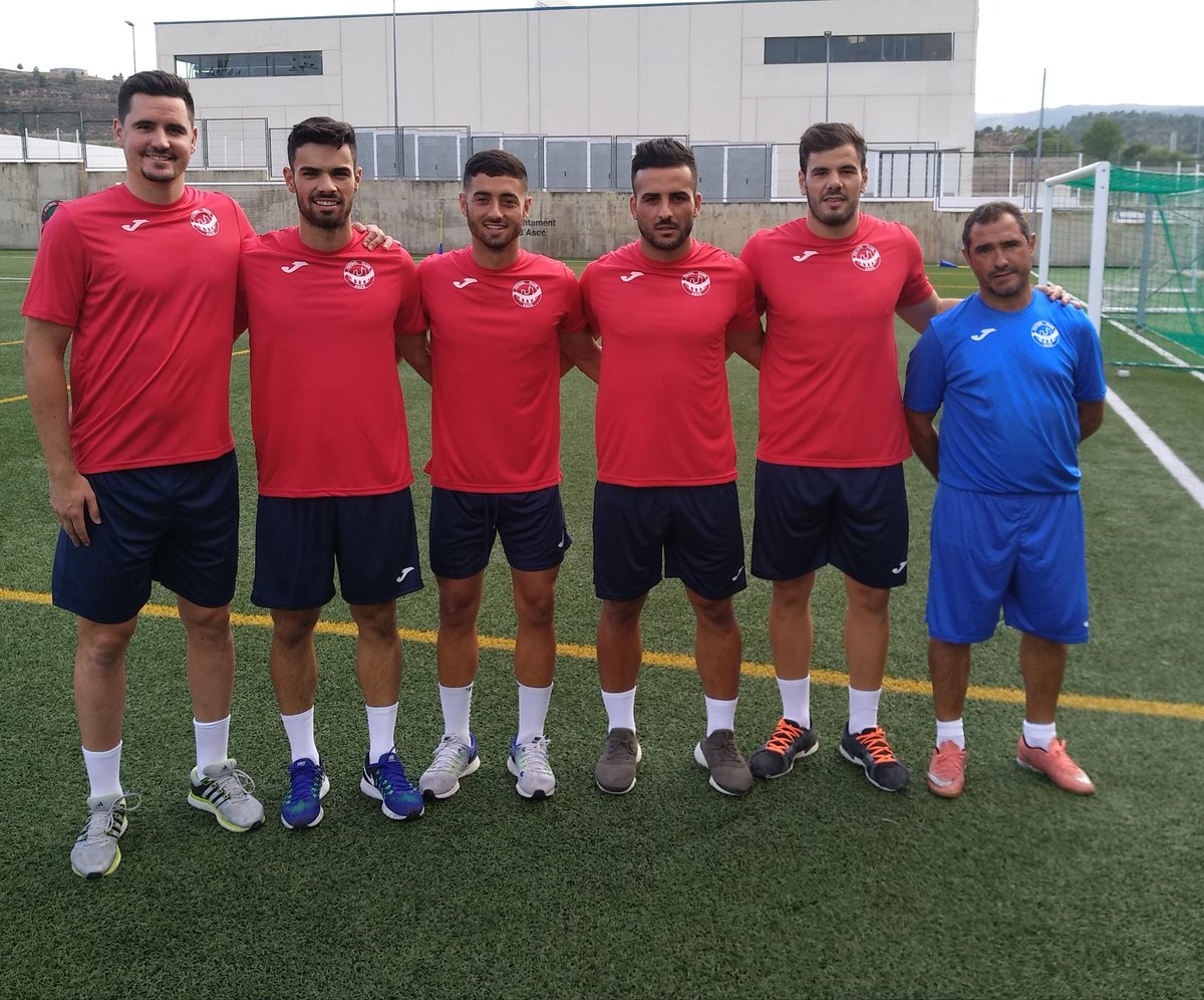 fcasco_oficial's tweet photo. L'Ascó 2018-2019 del nou tècnic Leo ja està en marxa. Aquest dimecres, ja s'ha fet el primer entrenament.

https://t.co/uj1tZtgSp1 https://t.co/veZV7ic3wu