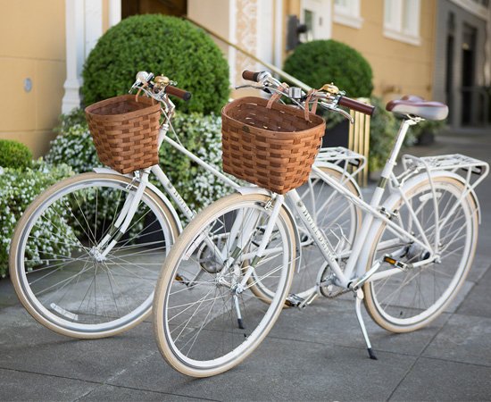 Searching for a great way to go sightseeing in the city? Take one of our complimentary bikes and trade in four wheels for two.