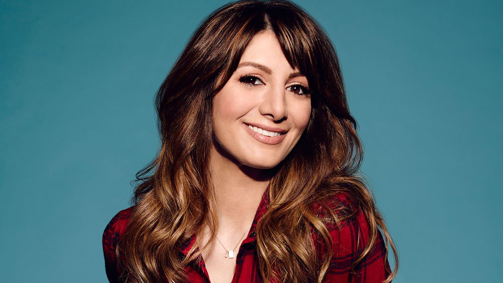 Our #WCW is Nasim Pedrad! The Iranian-American actress and comedian is best known for her five seasons as a cast member on Saturday Night Live and her extensive work in TV. #wcc #womencreatingchange #nasimpedrad #actor #actress #comedian #funnylady #iranian #american