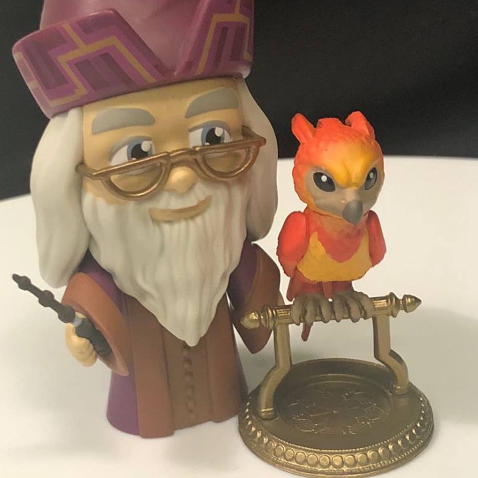 Kurogamicom's tweet photo. Y para terminar con este día lleno de descuentazos no podía faltarnos el sabio Albus Dumbledore!! Pon el código ALBUS35 para obtener tu 35% de descuento!!
#harrypotter #funko #fivestars #funkodumbledore #albusdumbledore #descuentos https://t.co/xfetID4EyW