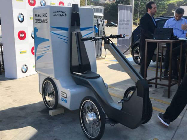 IT Forum tweet media