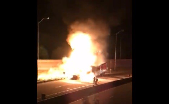 FYI: The clean-up of a freezie truck fire continues to close Hwy 401 EB, west of Brockville  ottawamatters.com/police-beat/fr… https://t.co/NZNPRsquGZ