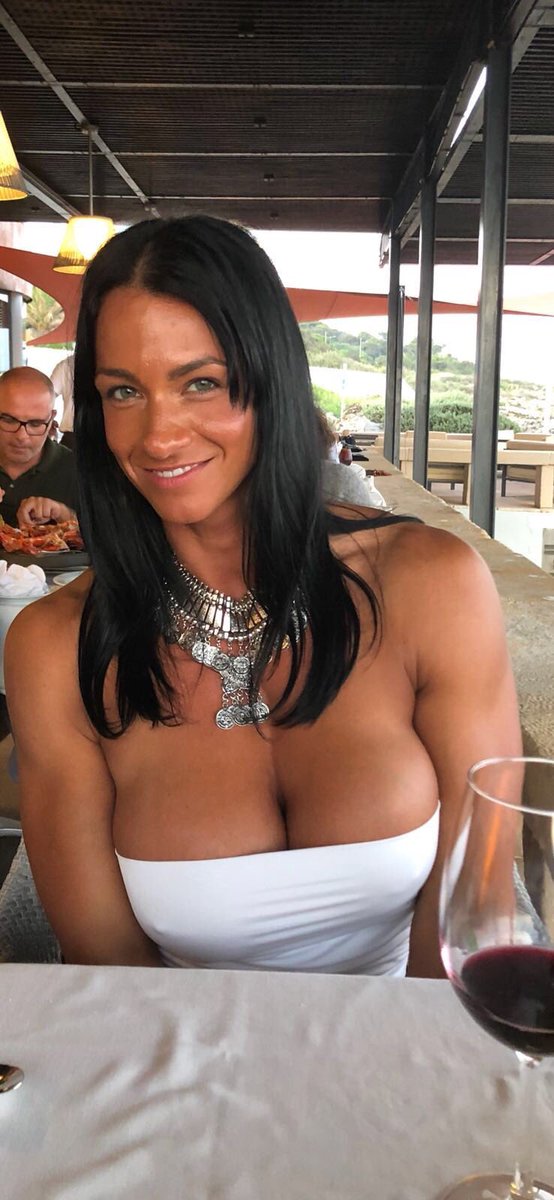 cindysboobs's tweet photo. 😁 @CindyTraining https://t.co/ovNpig3FJb