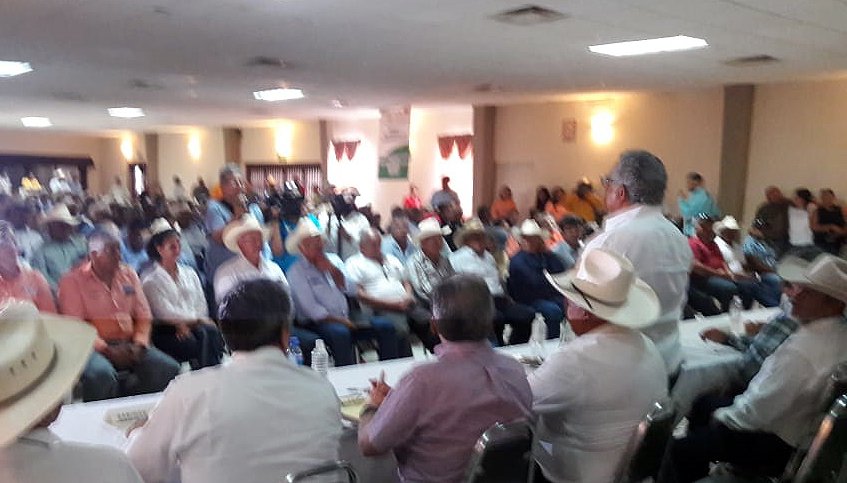 SEDERCOAH's tweet photo. #Sabinas Preside Secretario @flores_mendez en representación del Gobernador @mrikelme el XXIV Consejo Agrario Estatal, con la presencia de dirigentes campesinos, productores,  alcaldes de la región carbonífera, funcionarios estatales y federales #FuerteCoahuilaEs https://t.co/VoOJrfDnAf