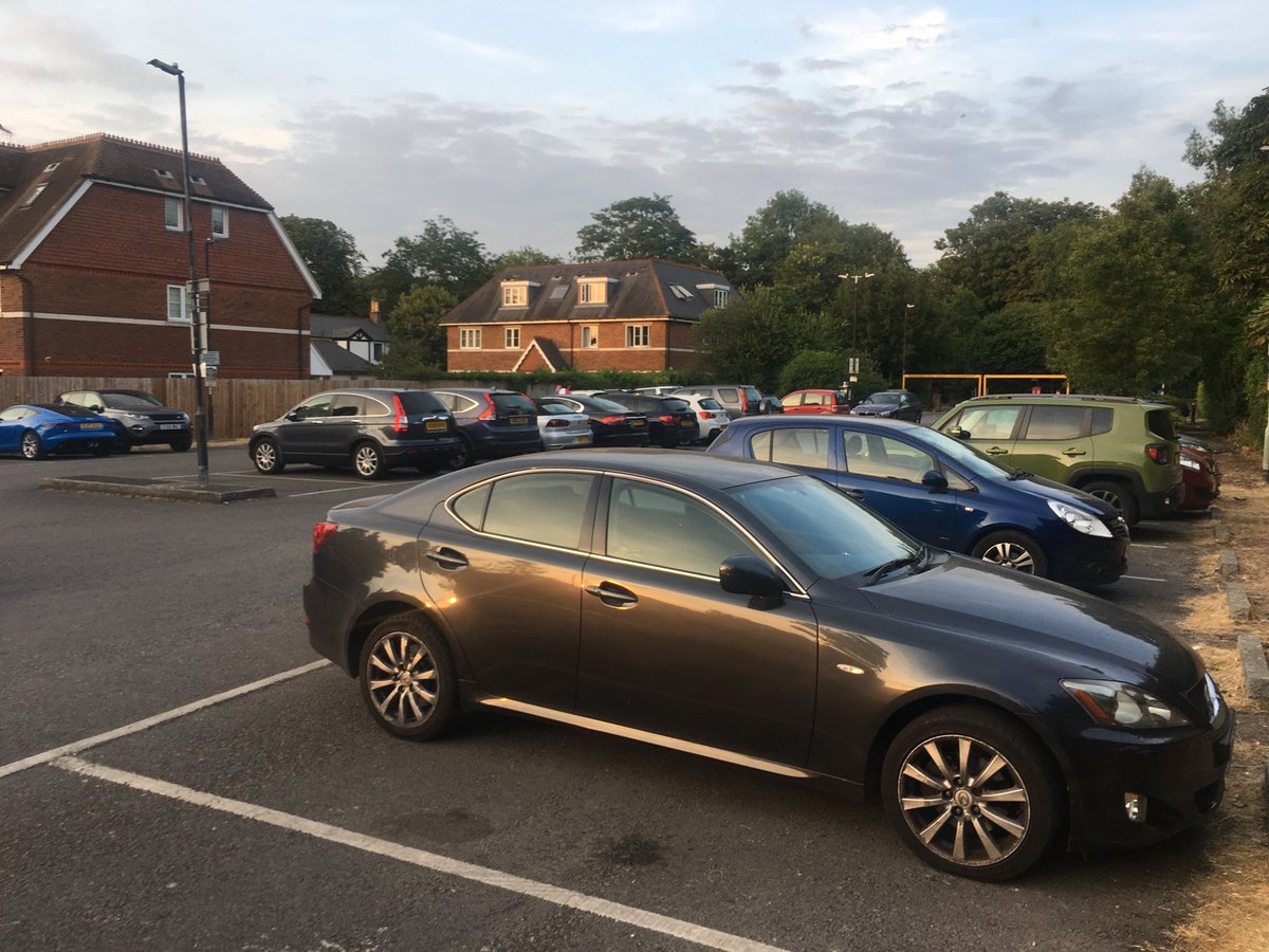 Nice to see so many residents enjoy summer in #Maidenhead beauty spot. Parking is full even in the evening.