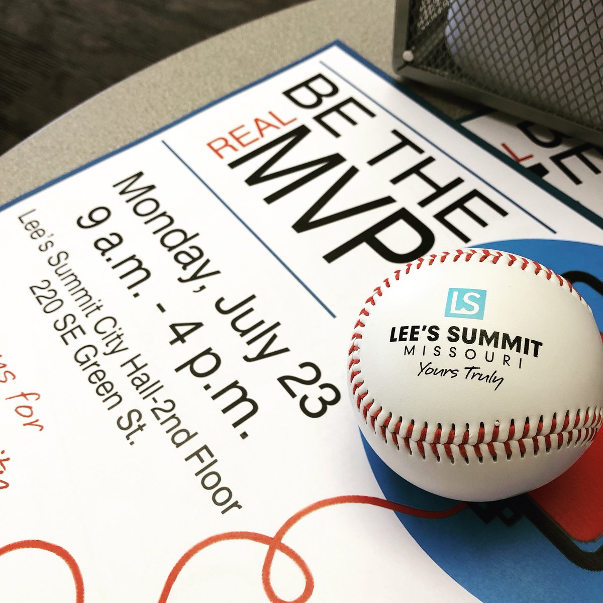 cityofLS's tweet image. DYK: Donating blood in LS benefits local hospitals? Register today and receive a pair of #Royals tickets! Esavealifenow.org | #savelivesgiveblood