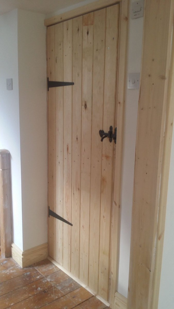 mr_mechnic's tweet photo. Hand made ledger and braced bathroom door hung and ready for painting ☺ #ledgedandbraced #handmade #suffolklatch #handmadedoor https://t.co/lrswpSXTti