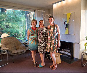 GropiusHouse's tweet photo. @GropiusHouse Hip Sips: 1960s Theme Party August 3 7-9pm Jazz, food, fun. 60's attire optional. https://t.co/ANJLWVem5N https://t.co/RSTDNICvGI