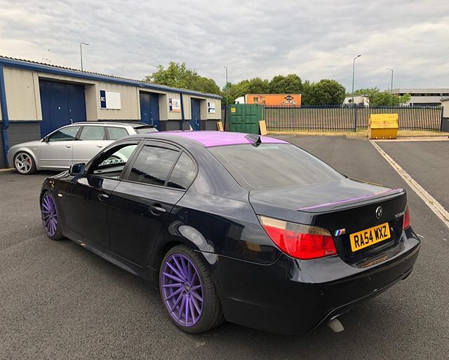JakeWrapper's tweet image. Something a bit different for the bimmer👌🏼
Customer wanted to match the roof and spoiler accent with the wheels, it’s a pretty good match when the wheels are clean 🙃
From full wraps to accents, get in touch for pricing 📩jake@basewraps.co.uk
#basewrap… ift.tt/2NUUGMF
