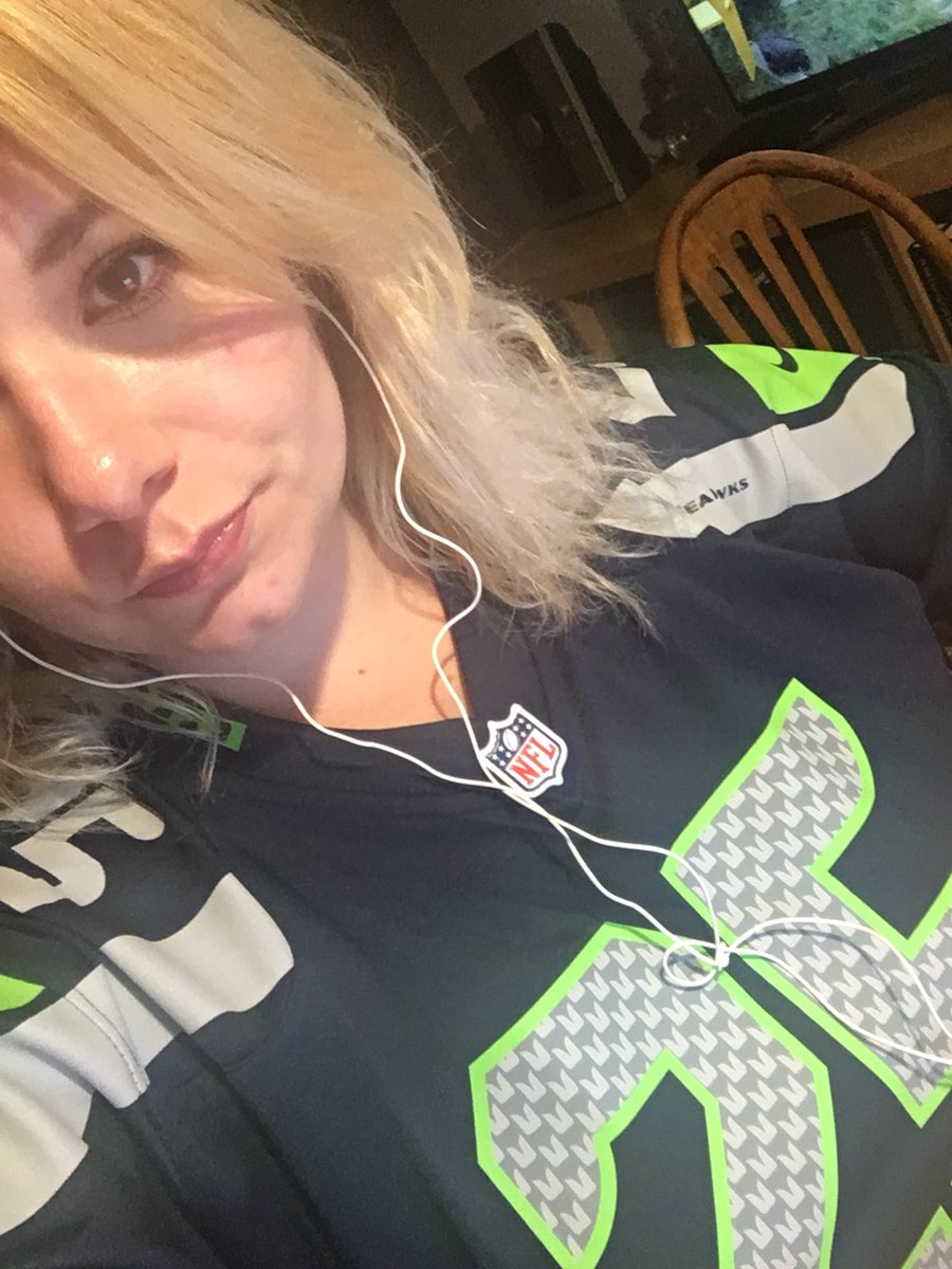 OlaChmielowska's tweet photo. #teamseahawks
Najlepszy prezent urodzinowy ever, więc muszę się pochwalić ❤️
#nflpl https://t.co/0x7C6Alyuq