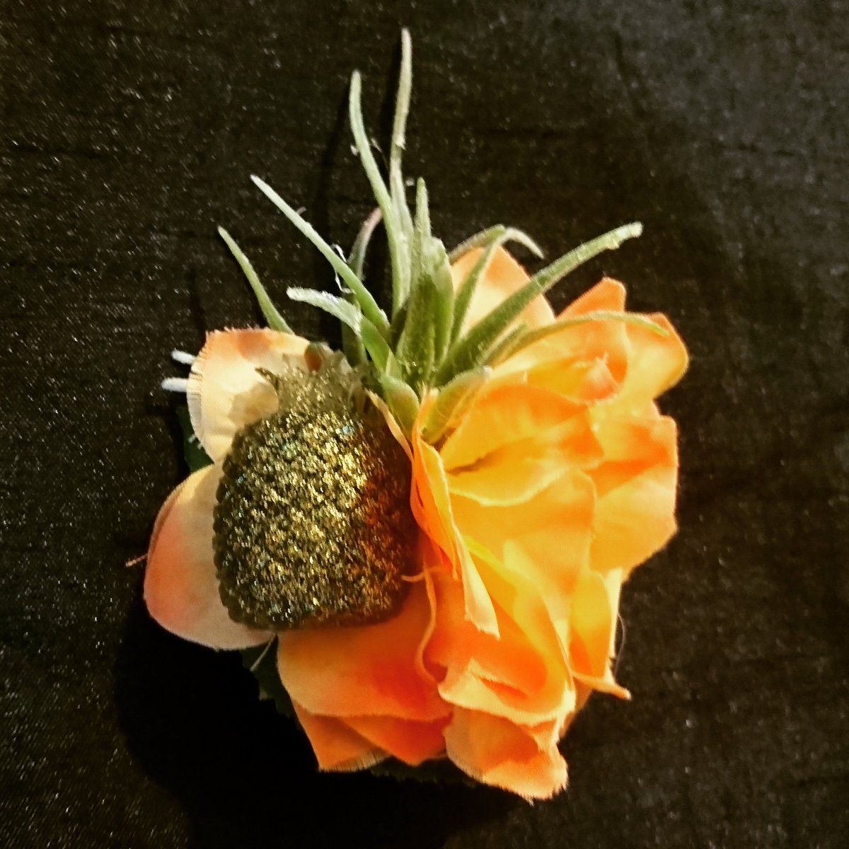 Hand cast glitter pineapples make this hair flower unique! #hairflowers #rockabilly #pinupgirl #pineapple #pinUp #retro #handmade