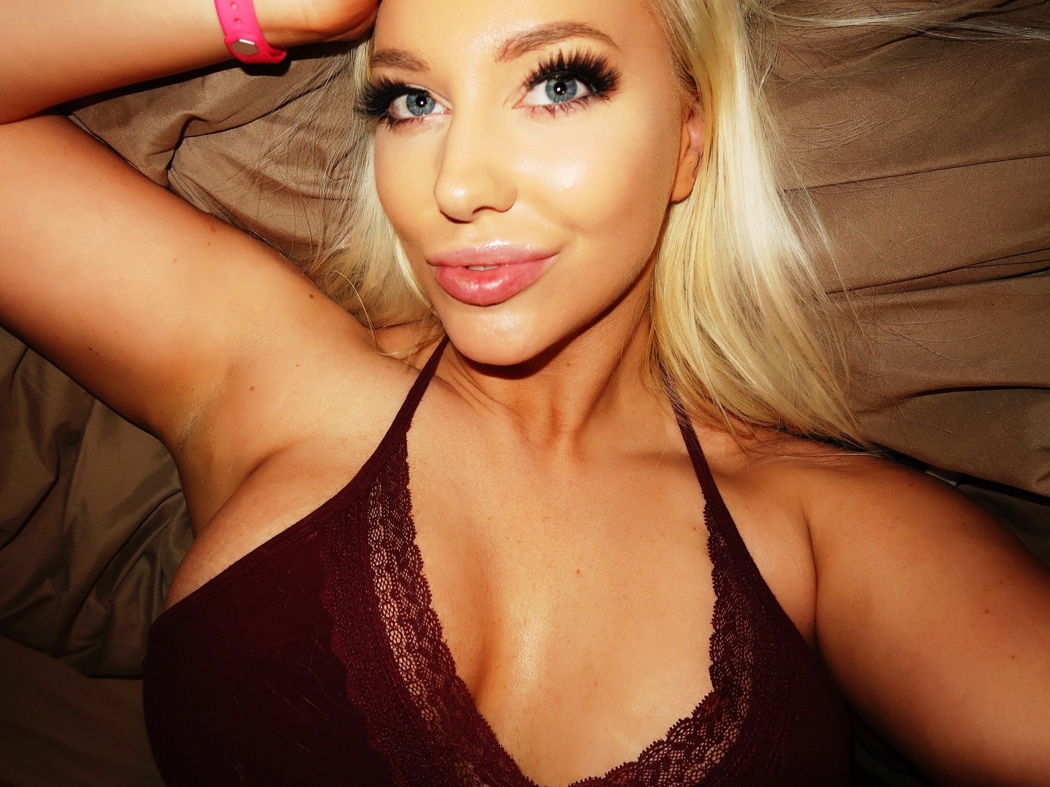 sized-petite-tara-babcock