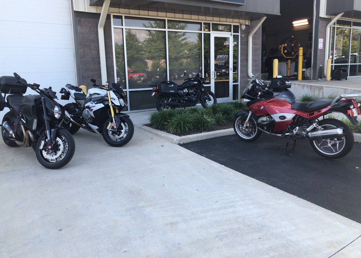 MotoMachines's tweet photo. Photoshoot of some sick bikes at the store 😎👍 #motorcycles #BMW #Ducati #Triumph #BikeLife #TwoWheels #RideandShare #MotoMachines https://t.co/6U4wGCunaG