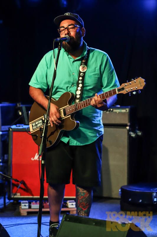 sidmuchrock's tweet photo. Four bands and eight fans came out to @riotroom on a Thursday night for @dogpartylive #HeresToTheLife #TheBadIdeas &amp; @HurtRussellBand.  Everyone else missed out and will have to settle for my photos and video of the show at https://t.co/0MdBiGspFk https://t.co/gUGfyv1uco
