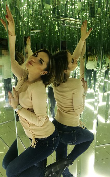 Wonder what would it be like to do it surrounded by all these mirrors...there's something really exciting<a href="/tag/dreamymood"class="tags"><span>#dreamymood</span></a>