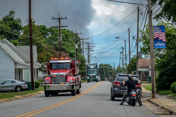 rowancountync's tweet image. Thankful for the 120+ firefighters, @RowanCountyES, Rowan Rescue Squad, and other emergency personnel working together to contain today's 5-alarm fire at Holmes Iron and Metal in East Spencer.