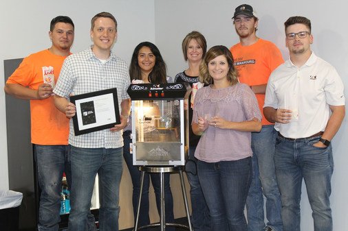 JostleMe's tweet image. .@kinzler looks like good things are popping up around your workplace! Congrats on your #JostleAward and great use of your gift card prize! #popcornmachine #teamwork #celebration #ExtraordinaryWorkplace