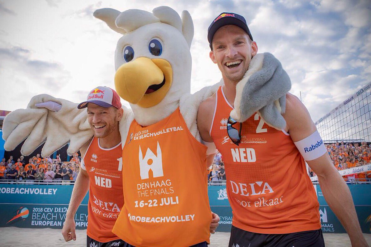 Overwinning op de Rode Duivels!! 😈  Genoten van de heerlijke sfeer in het stadion vandaag. Op naar morgen, om 18:30 spelen we tegen Polen. 💪🏼 
•
•
•
#EuroBeachVolley #RedBull #Plantina #DELA #Rabobank #VisionZon