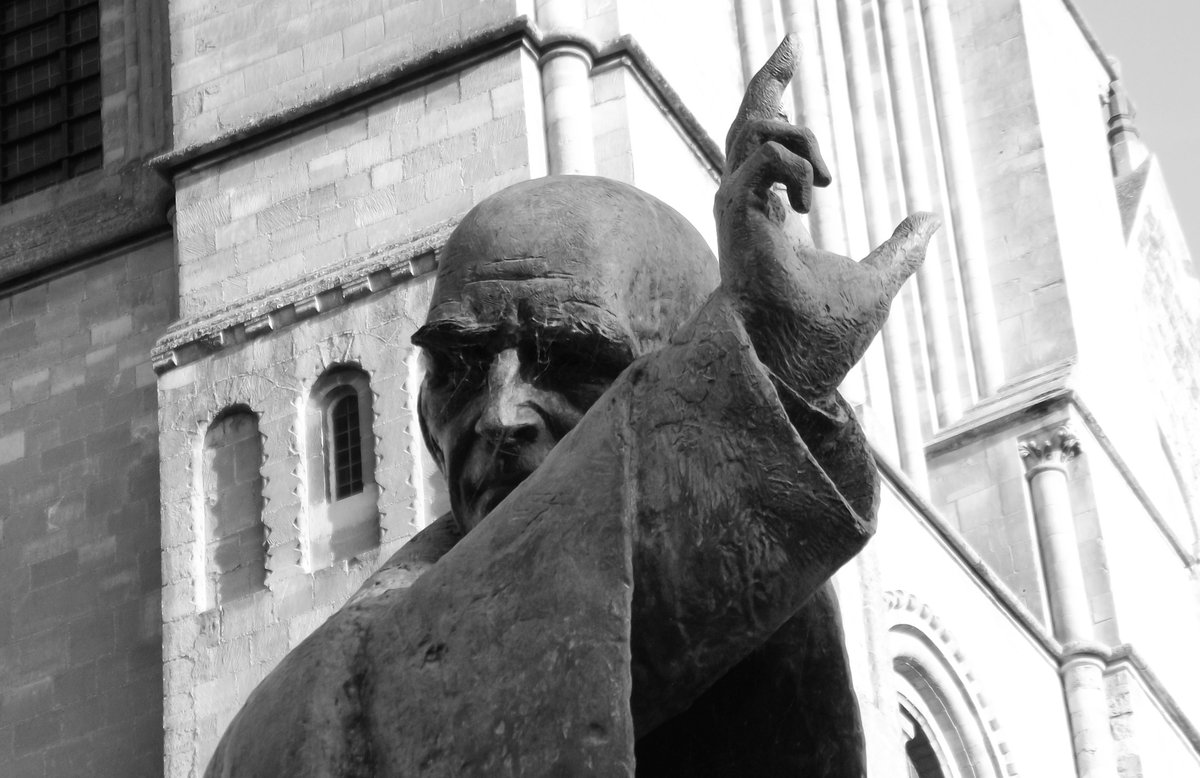 Very late, I know, a few photos from the Ghost Walk photos.app.goo.gl/12T1bmR9VcNJ2E…