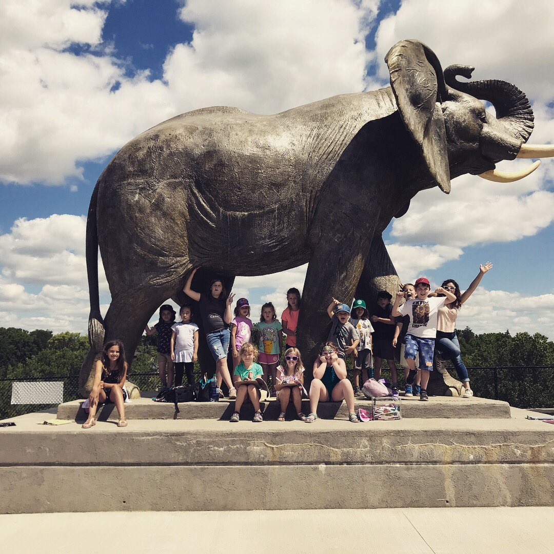 STEPACDOTCA's tweet photo. It's Sculpture Week and we're checking out and sketching all the great examples at the St. Thomas Elevated Park, with a quick stop at Jumbo on our way back to the Art Centre #stthomasproudofart #arteducationmatters @ElevatedPark https://t.co/i51zV9LiDO