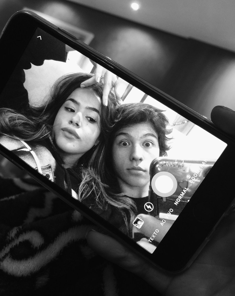 que se multiplique o que a gente divide. 
te amo amo melhor amigo.