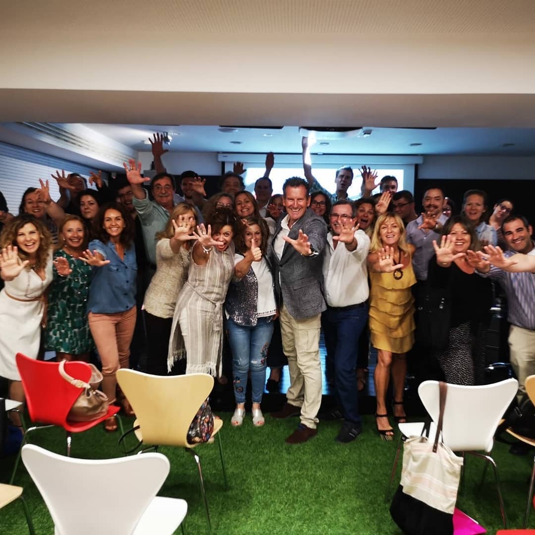 noow_distrito's tweet photo. Hoy en @remaxdistrito hemos disfrutado con el gran @gestiondelmiedo  "El Miedo es de Valientes"
#Motivación #Coraje #Analisisdelainformacion y #Controldelriesgo
👍👏👏😄
#REMAXDistritoClasico
#persistir  
#remax
#soyremaxdistrito
#culturadistrito
#actitudemprendedora https://t.co/NoynpqQQ6u