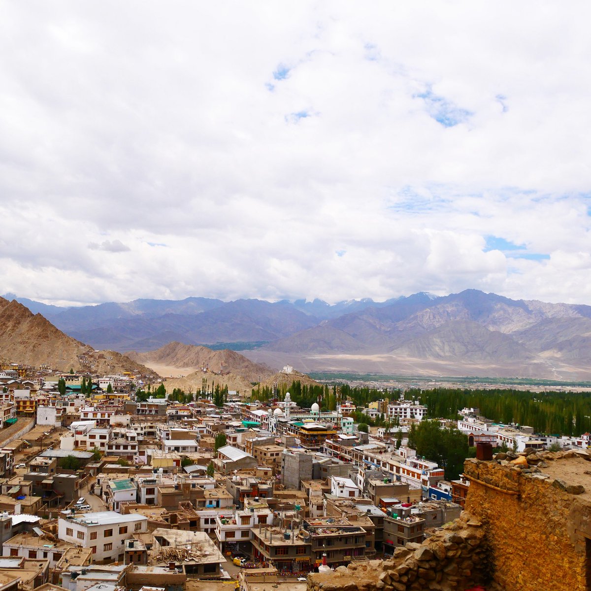ExpeditionsKgs's tweet photo. After a great few days in Leh we’re heading off today to begin our trek! Looking forward to some amazing views and 6 nights in a tent! ⛺️ 🇮🇳 ⛰ We’ll update when we’re back in Leh. https://t.co/RtIDN3Y9Df