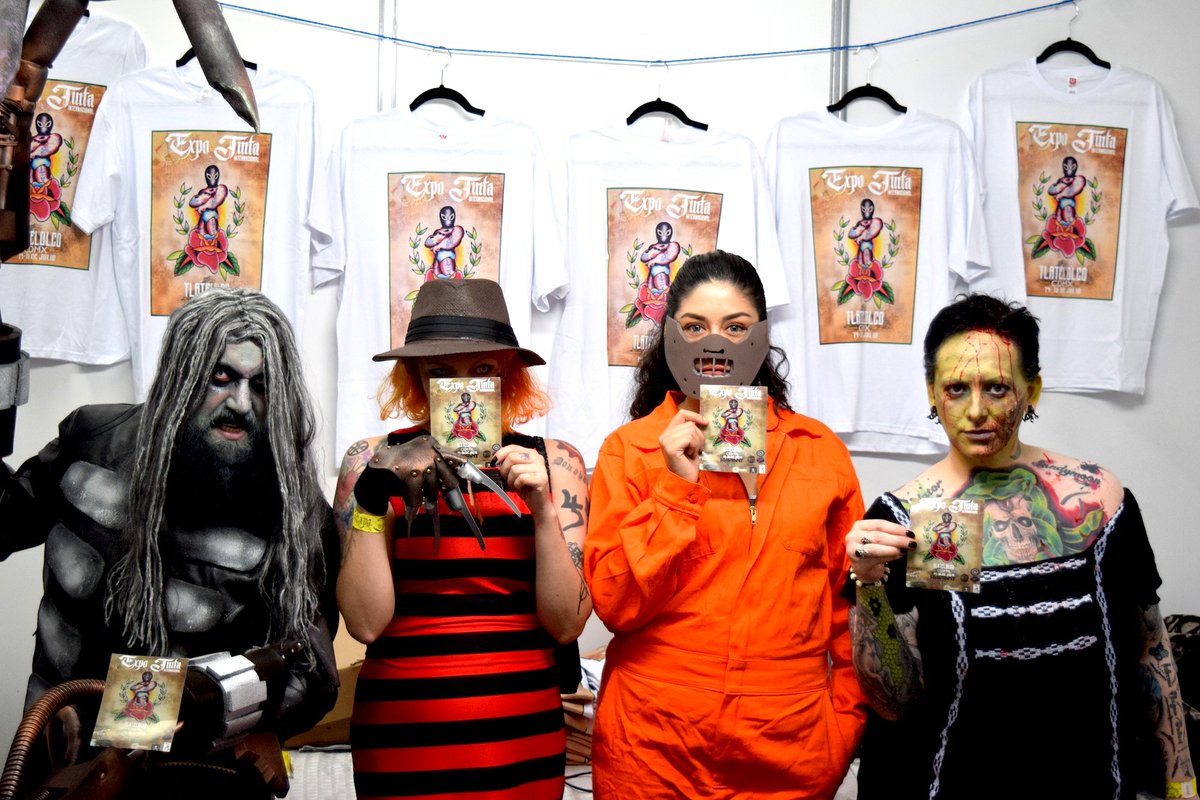 SandymoonMX's tweet photo. Nosotros somos #TheDevilReject presentes en #ExpoTintaInternacional ππππ± #sandymoon #jorgebravo #voodoogirl #gelamorrison #tatuajes #cosplay #FelizMiercoles https://t.co/IjgoxbOSpc