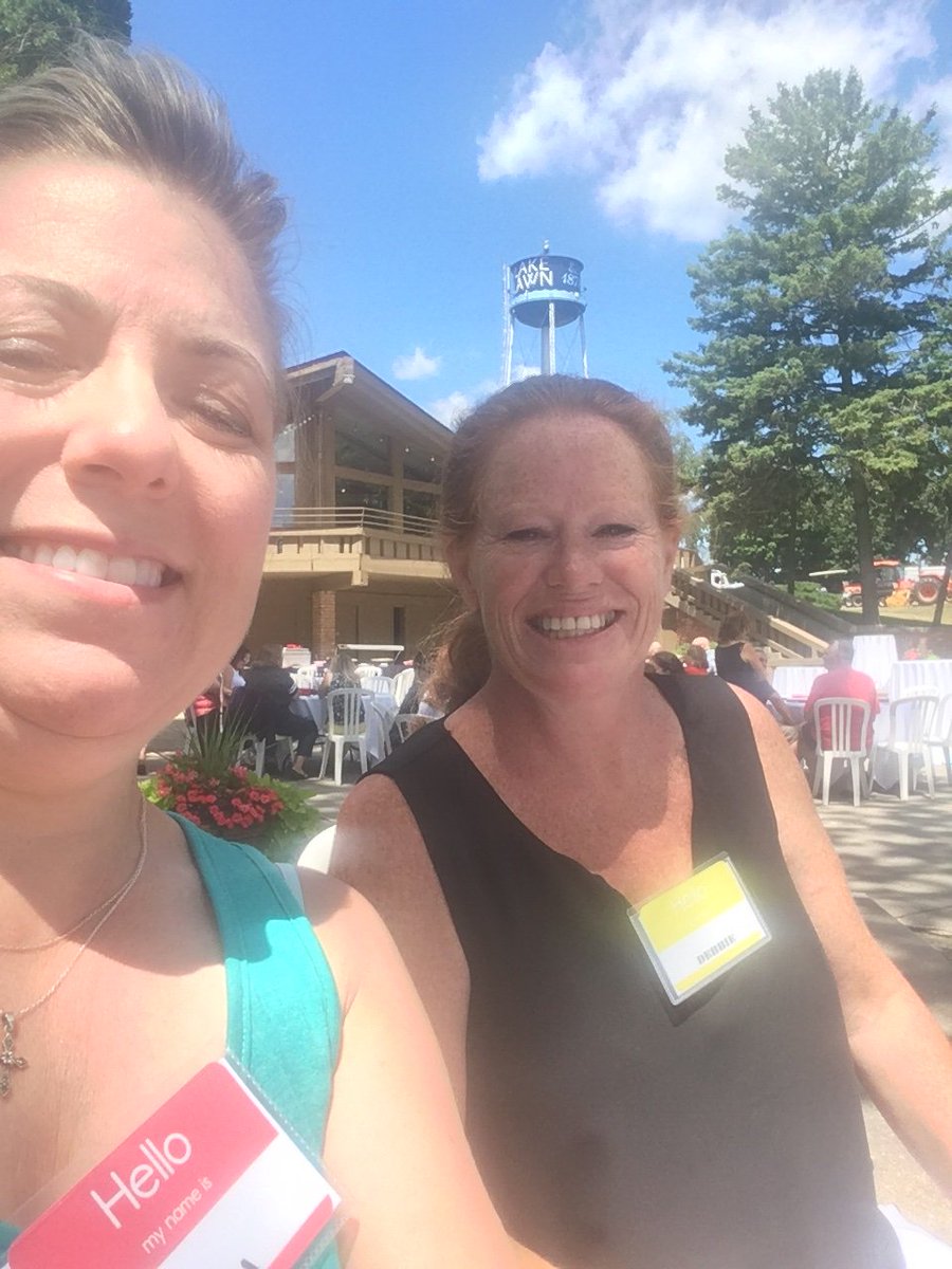 MsJohnson1028's tweet photo. #panthersummerselfie

Mia and I working hard at the iea leadership retreat.  Covers patio and boating selfies for Mia. https://t.co/8JtTHBcZzV