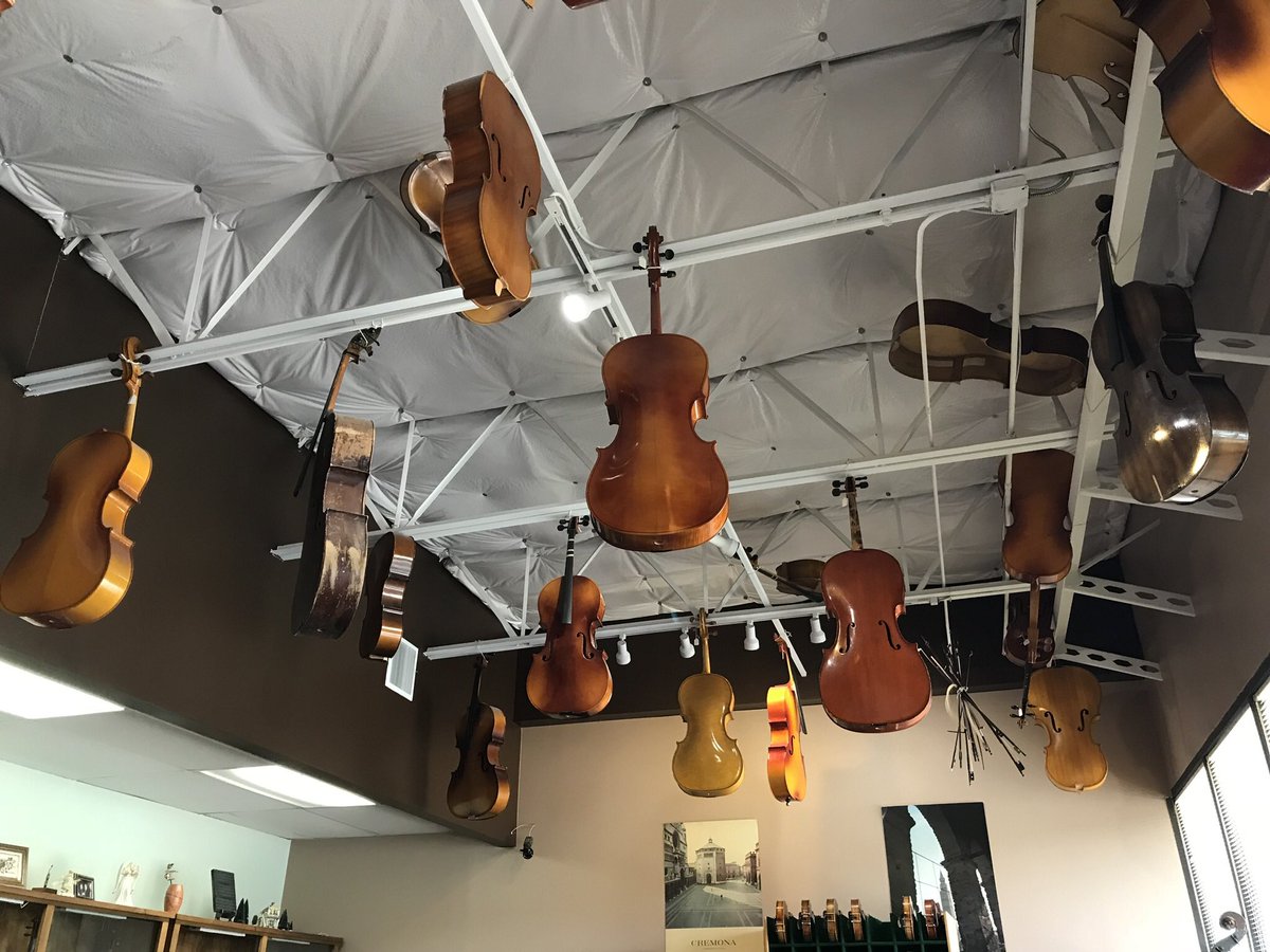 FirePhxStrings's tweet photo. #RepOnTheRoad @Texas #ViolinsOnTheCeilingRock https://t.co/I3DfcDbmDi