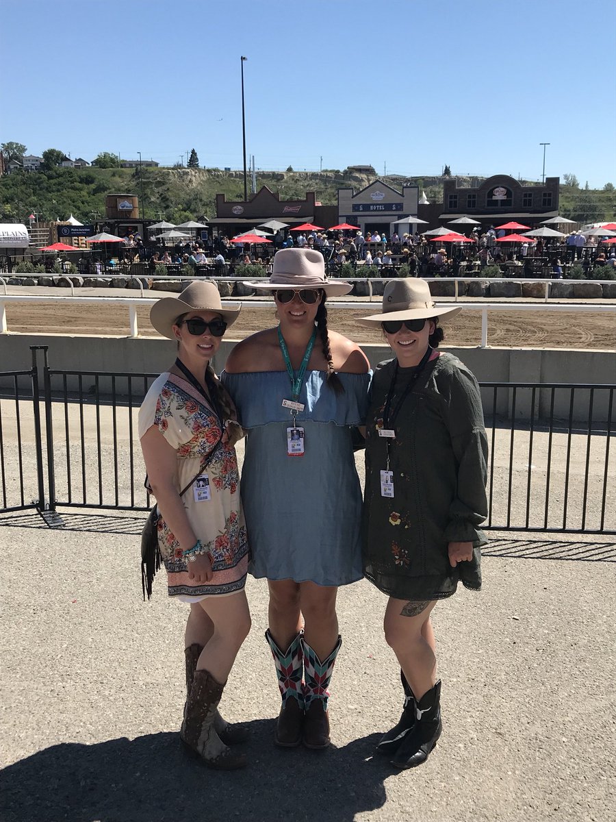 marysedaze's tweet photo. And the memory of a day like today ❤️
Can get you through the rest of your life 💫
#stampedeconfessions #ladiesofthechuckwagons #cschucks #calgarystampede #stampede2018 #nobaddays #allthelove https://t.co/i8PrGm6aiI