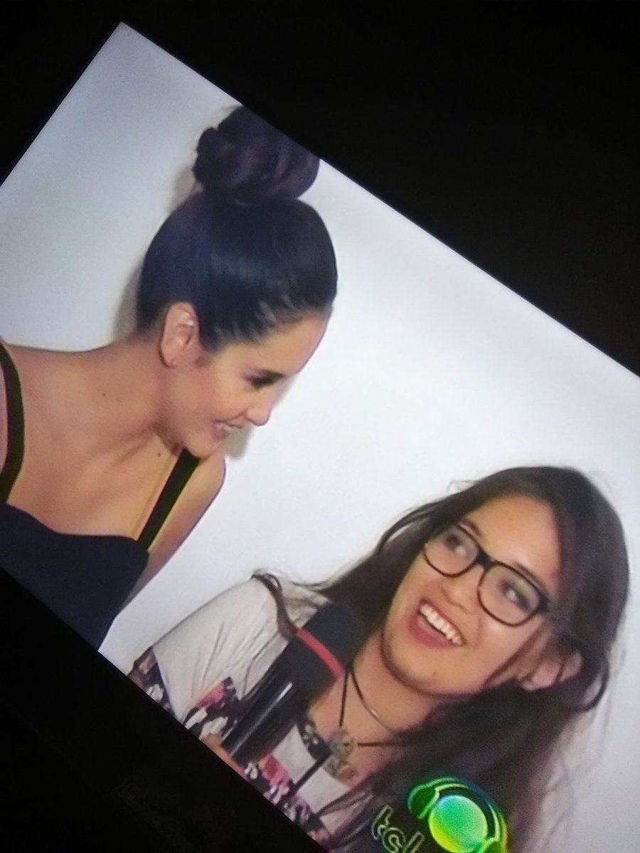 TeamBarbaraig's tweet photo. Excelente entrevista, y tú hermosa como siempre 😍👌❤️ @barbaraig @tvtelehit
#EspecialesTelehit #5sos https://t.co/Q00E2A9076