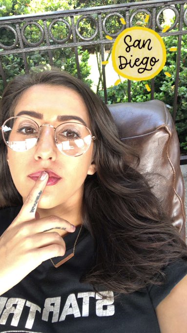 Sign up with https://t.co/aLUfGIAosm to see all my SDCC shenanigans! https://t.co/bqJtq5usK6