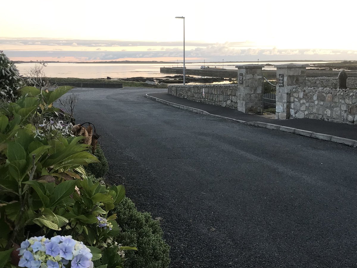 DungloeD's tweet photo. #DestinationDungloe this evening #MFD2018 #DungloeTidyTowns https://t.co/SAaijqBhvS