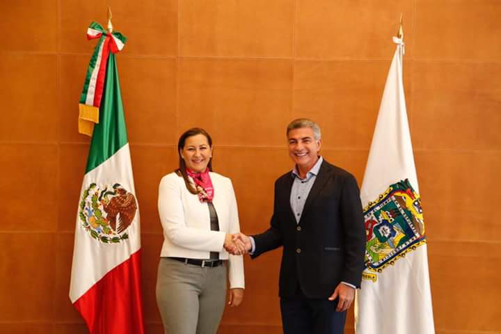 encortho's tweet photo. Inicia @MarthaErikaA y @TonyGali diálogos para la transición del Gobierno Estatal, con el objetivo de dar continuidad a los trabajos pendientes y suma de proyectos. Desde #Tehuacán 
https://t.co/zUMJbcriXq https://t.co/Xn4yJD5UpX