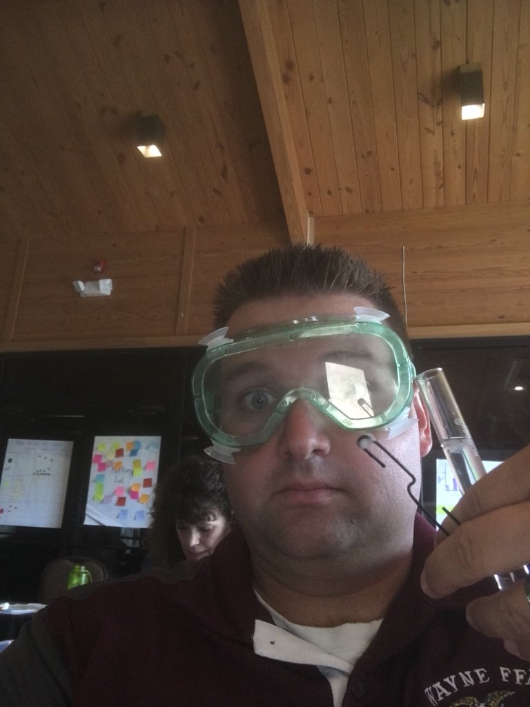 Got it! DNA from #bananas!! #nataa18 #naaeinquiry #birthdayselfie #winningtweet <a href="/alissafsmith/">Alissa Smith</a>??? <a href="/NAAE/">National Association of Agricultural Educators</a> <a href="/DolchMolly/">Molly Dolch</a> <a href="/MannCharles/">Charles Mann V</a>