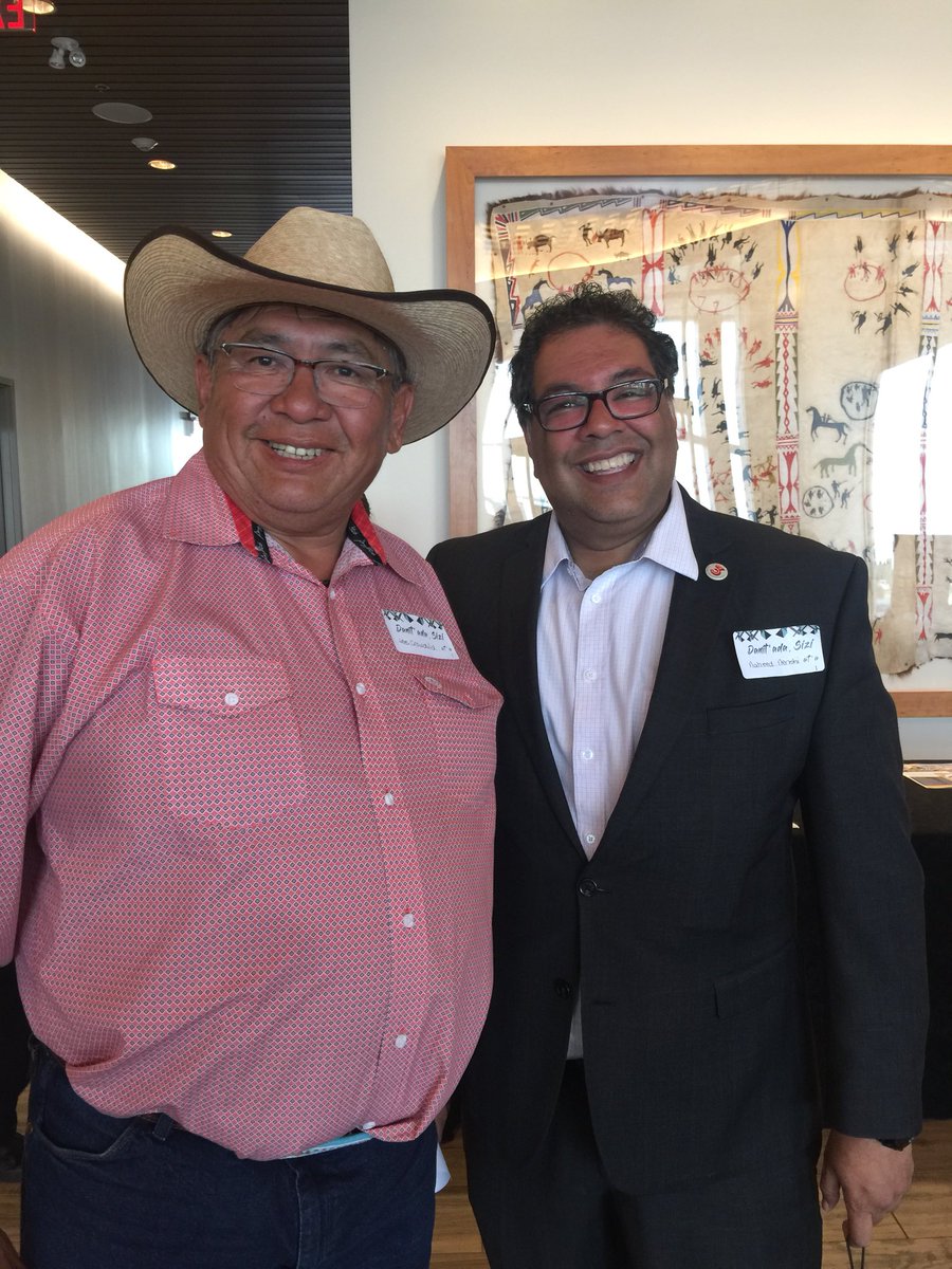 Going on the tour soon! Our Xakiji <a href="/leecrowchild/">leecrowchild</a> and Mayor <a href="/nenshi/">Naheed Nenshi</a> #NihisgakaOgha #ForOurChildren #tsuutinanation