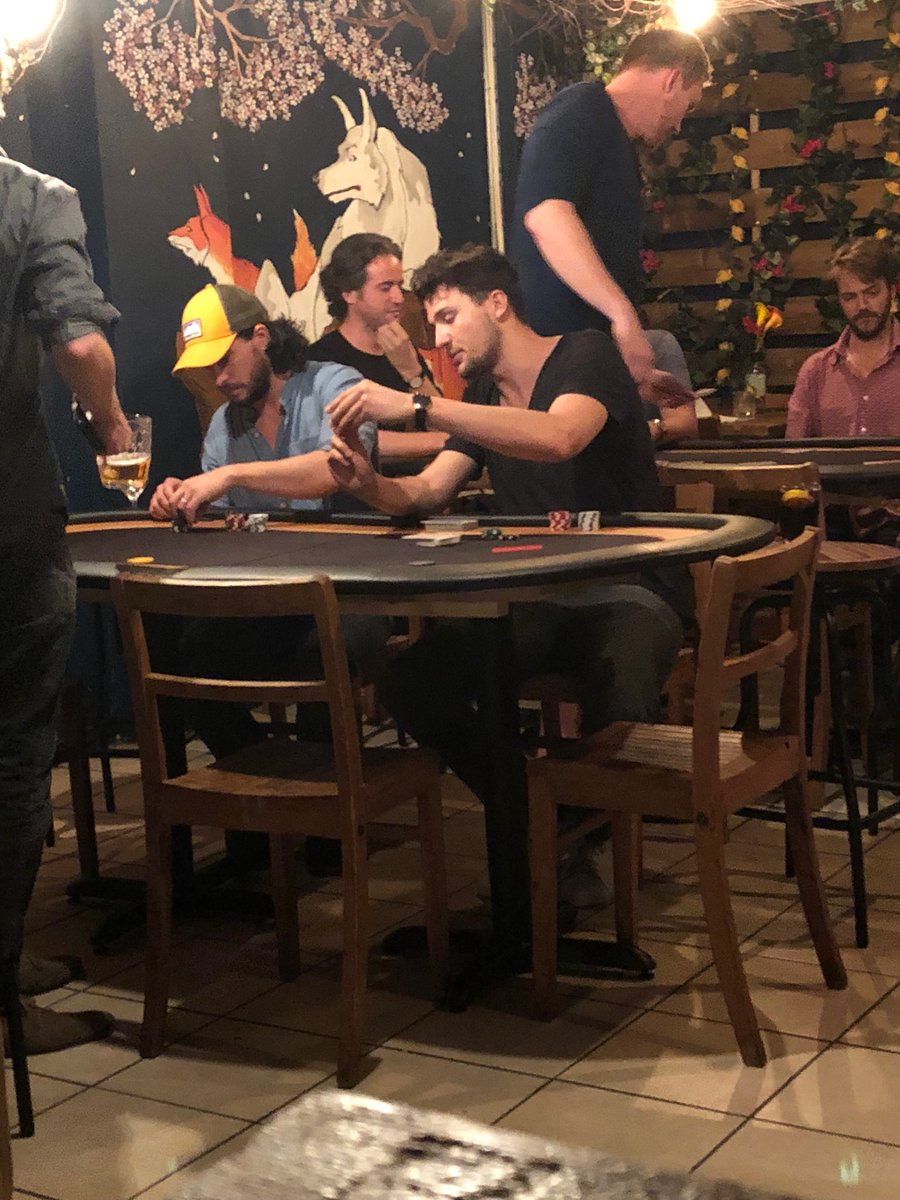 yotannnya's tweet photo. So my sister is in London and guess who she spotted at a random bar? The king in the North, Jon freaking Snow. https://t.co/gWuEeAJnsE
