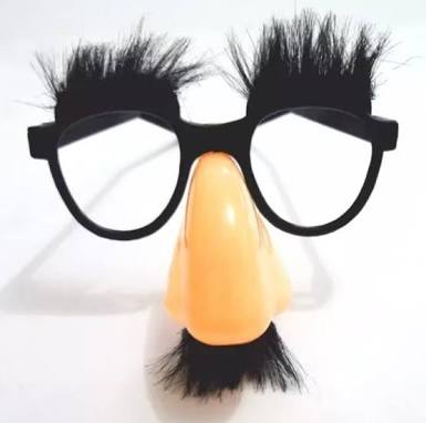 Jorge (@sosjorginho) on Twitter photo 18/07/2018 23:10:17 JURO QUE EU ACABEI DE VER O DOUTOR BUMBUM NA RUA COM UM DAQUELES ÓCULOS QUE TEM UM BIGODE EMBAIXO JURO QUE EU ACABEI DE VER O DOUTOR BUMBUM NA RUA COM UM DAQUELES ÓCULOS QUE TEM UM BIGODE EMBAIXO
