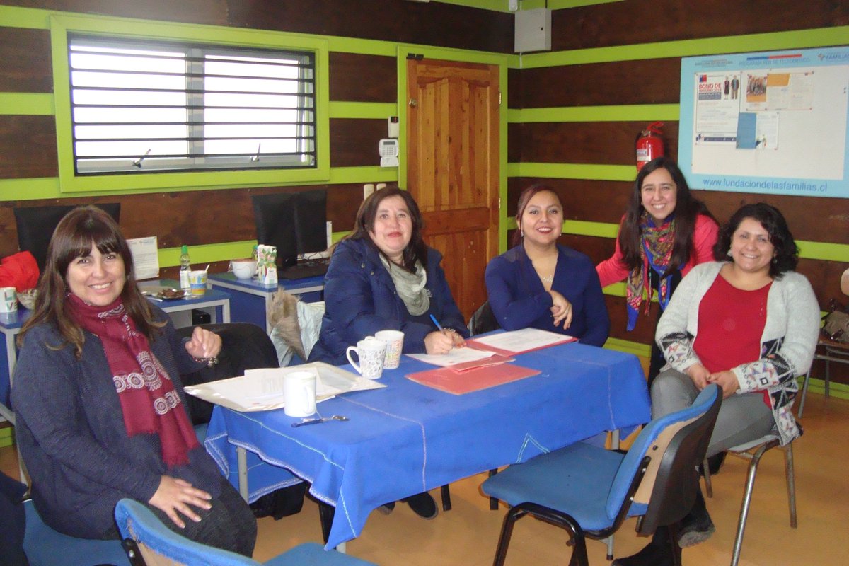 TlcLos's tweet photo. Encuentro territorial @TlcLos @jorgealmonacid @dsocial_gob Región de Los Lagos 13 de Julio 2018. Gratificante jornada de trabajo en equipo, incluida la colega  del Telecentro Rios Patagonicos de Punta Arenas quien trabajo con nosotros vía Skype. https://t.co/Dlmyy18wN9
