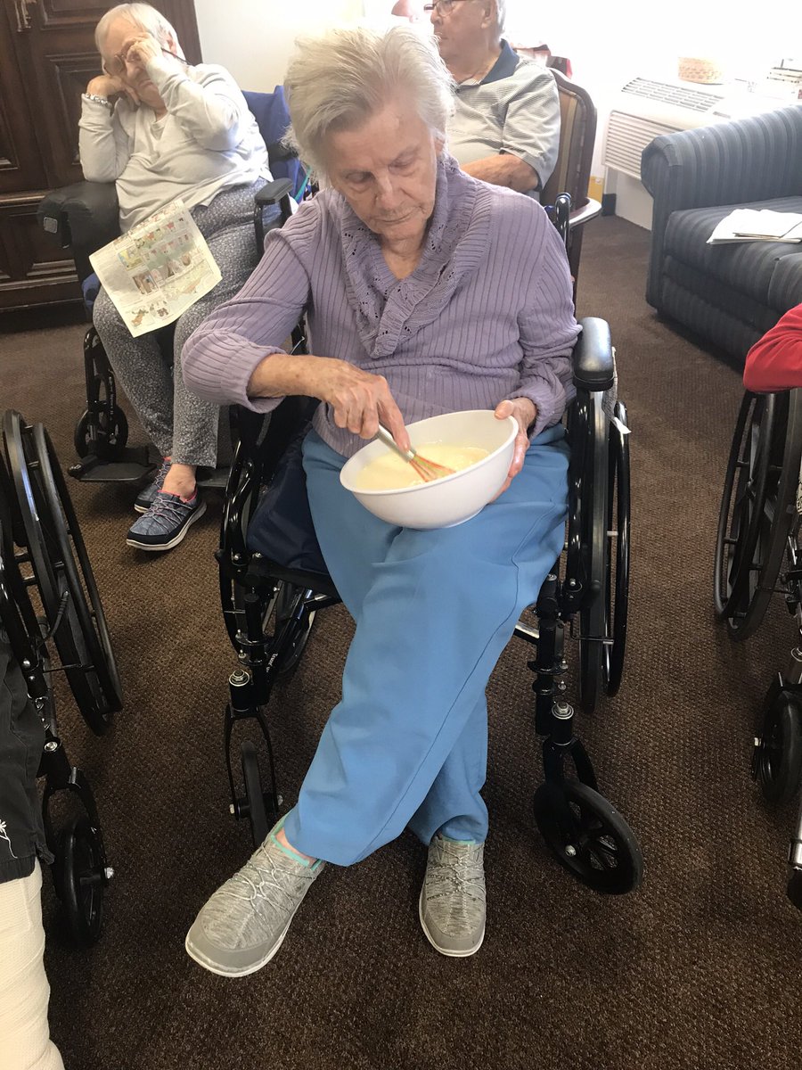 ParkTerraceHC's tweet photo. Legacy Lane Making Cheese Cake #CreativeCooking #DailyRythms #LapBaskets #TrilogyLiving https://t.co/ci4XPlqqbj