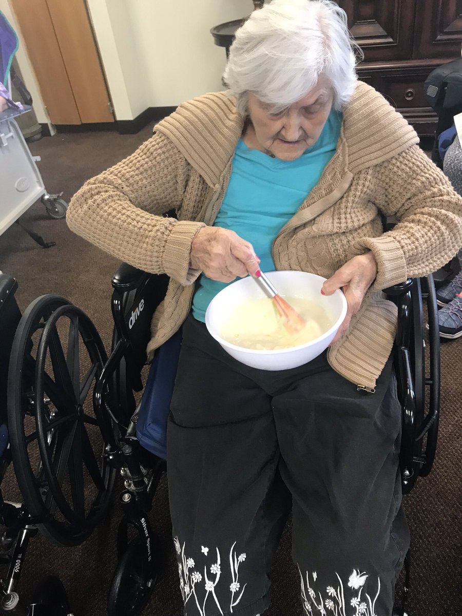 ParkTerraceHC's tweet photo. Part 2 Legacy Lane Making Cheese Cake #CreativeCooking #DailyRythms #LapBaskets #TrilogyLiving https://t.co/A9Pg7ojr3T