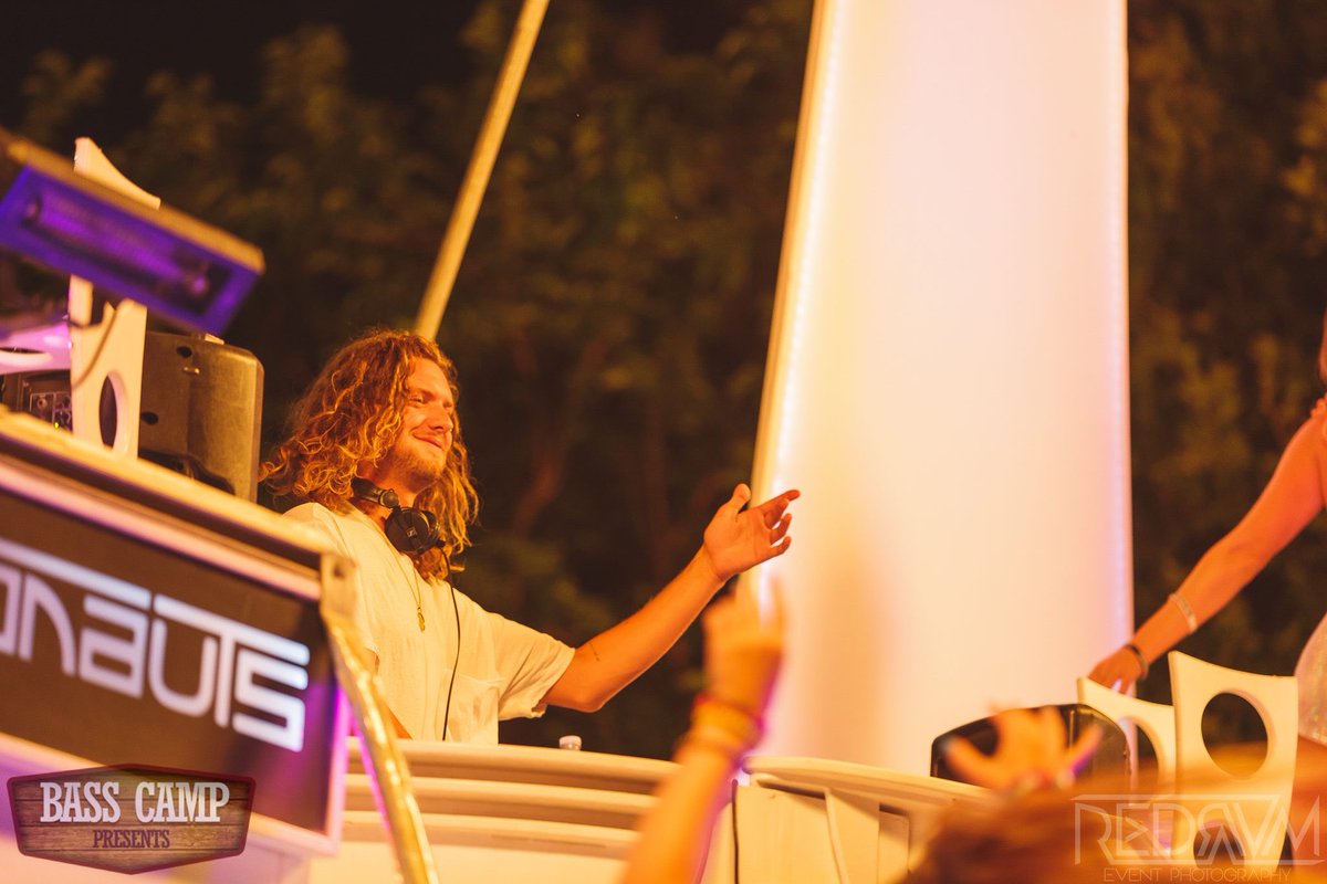 dancetronauts's tweet photo. Big ups to @thomasjack ππ»ππ»π
@dancetronauts @basscampfest
#artcar #thomasjack #bassstation #firedup #mutantvehicle #musicfestival #burners #crowdgoeswild #dancefloor #edm #edmlife #basscamp2018 #basscampinthepark #livelovelaughdance #dancetronauts https://t.co/hlgNLFIq9X