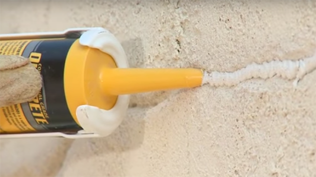 DannyLipford's tweet photo. Stucco's a beautiful choice for siding, but it gets cracks over time. Here's how to fix those in four easy steps. :) https://t.co/opiy171UOn @QUIKRETE https://t.co/JefQ2KLAEO