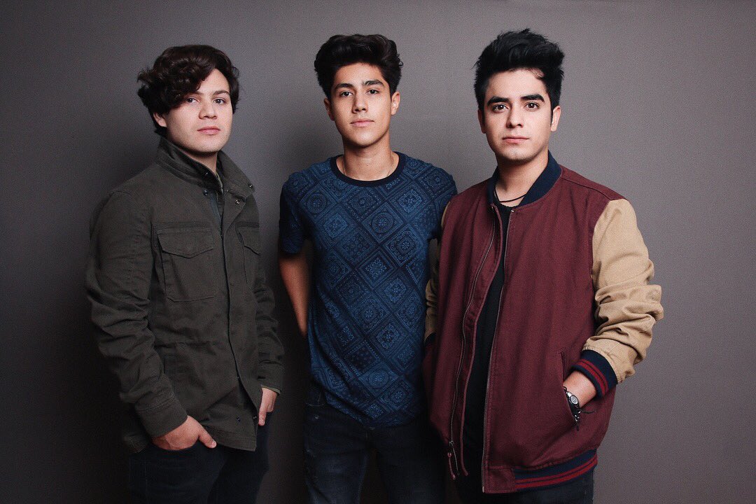 layloficial's tweet photo. Gracias @SeventeenLatin por la entrevista. All the love ¿Laylers, ya la leyeron? 👉🏼 https://t.co/mdb4TbKlKa https://t.co/pANMsscSBd